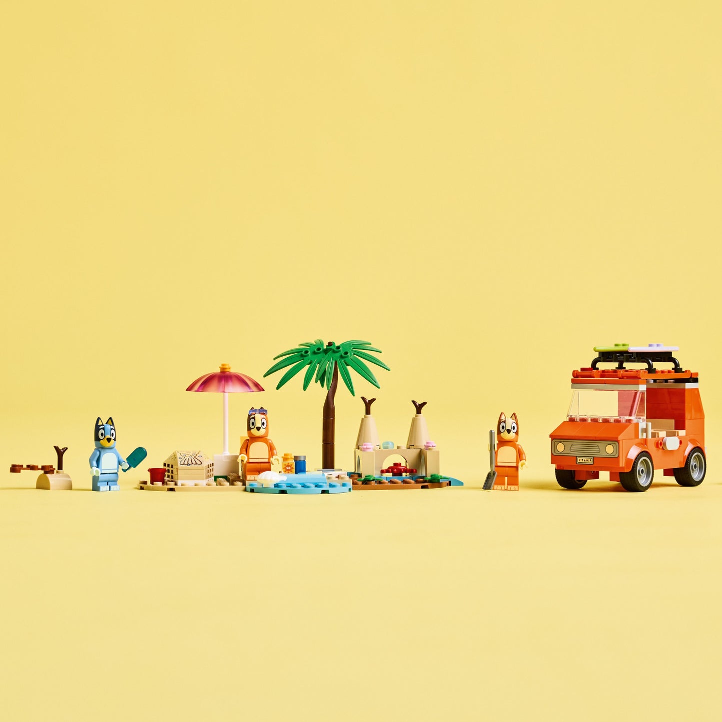 LEGO Bluey: Bluey’s Beach & Family Car Trip