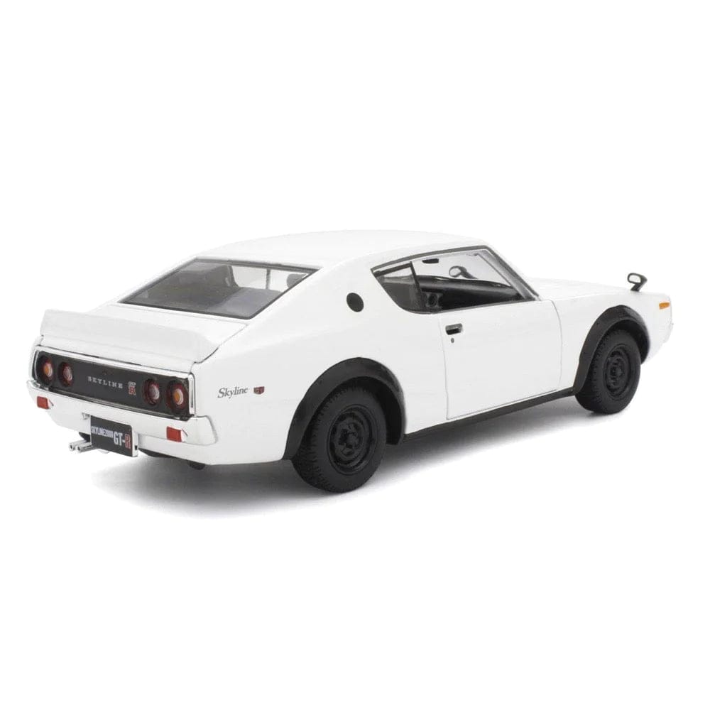 Maisto Toys 1:24 Nissan Skyline 2000Gt-R