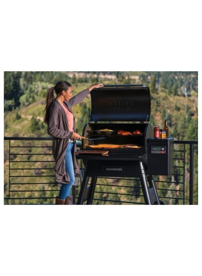 شواية حبيبات الخشب من Traeger Ironwood 885