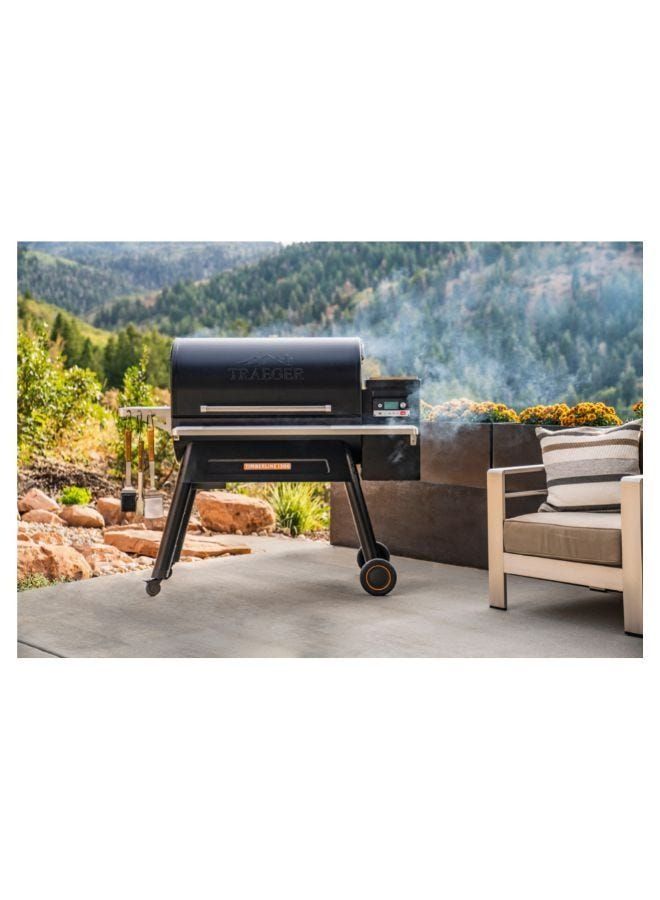 شواية حبيبات الخشب من Traeger Timberline 1300