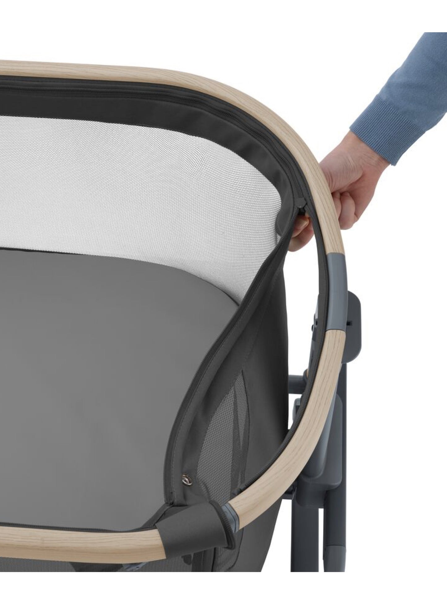 Maxi-Cosi Iora Air Co-Sleeper Beyond Graphite