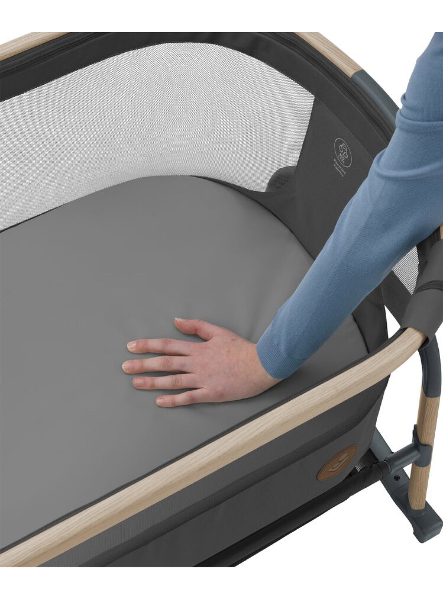 Maxi-Cosi Iora Air Co-Sleeper Beyond Graphite