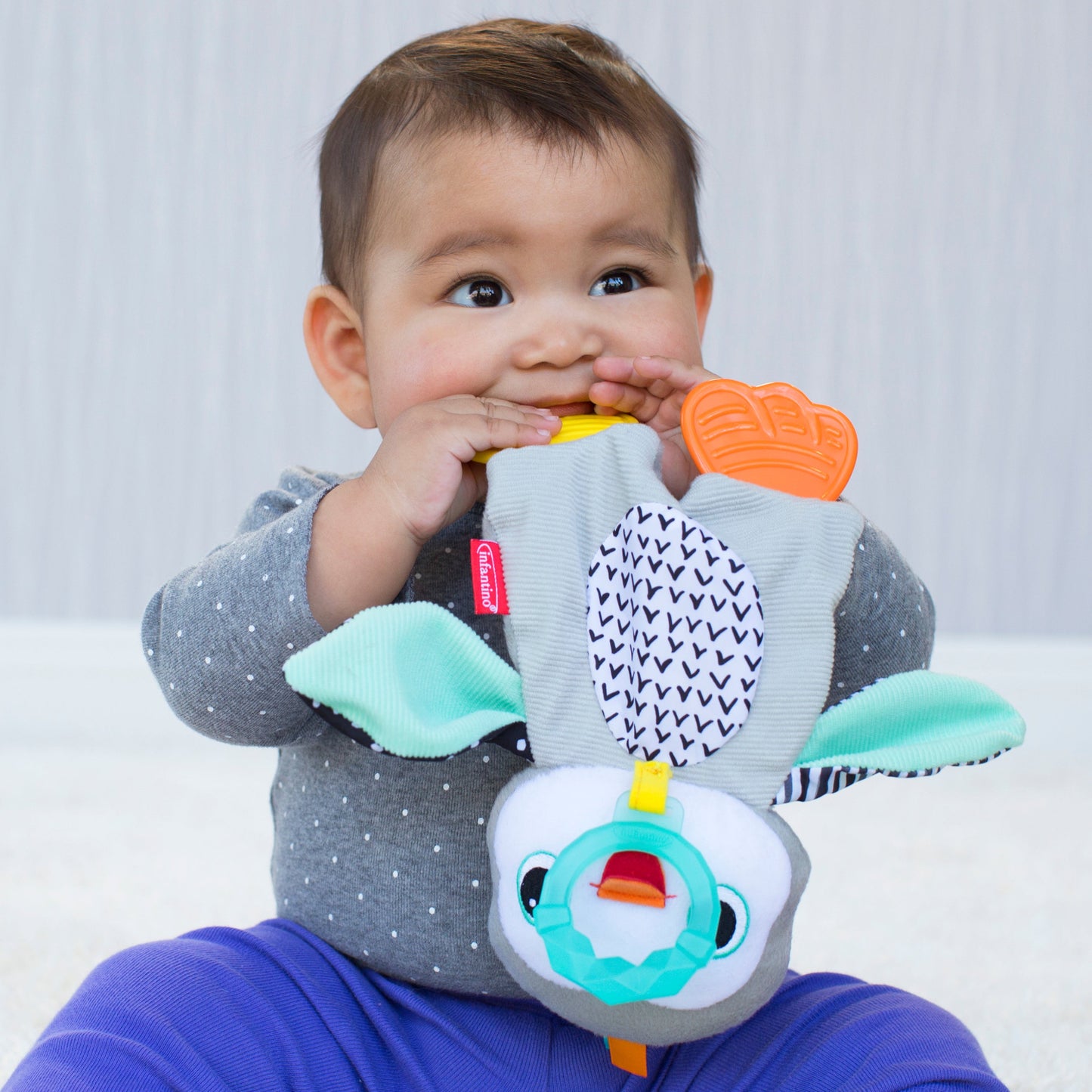 Infantino - Cuddly Teether - Penguin