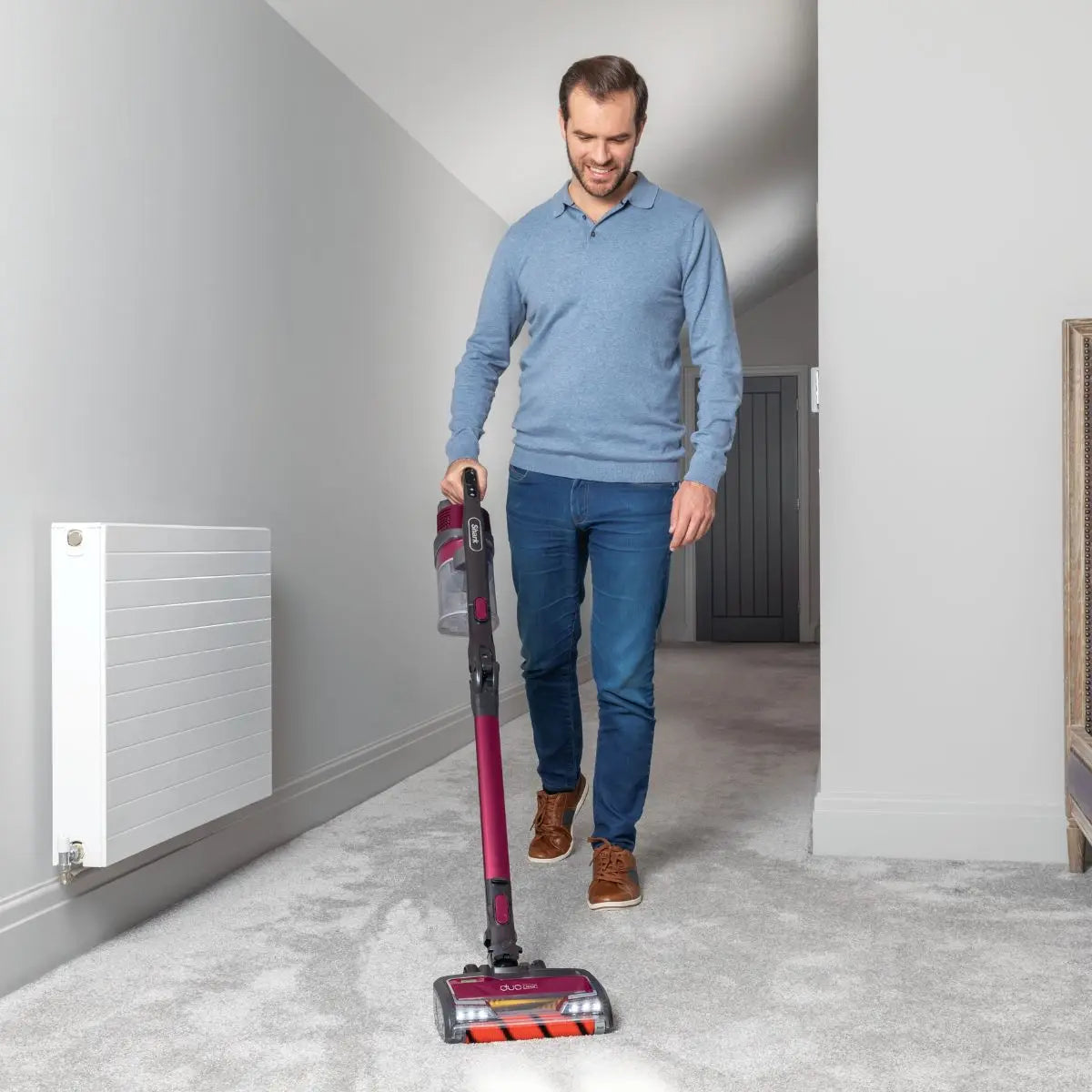 Shark Anti Hair Wrap Cordless Vacuum with Flexology IZ201ME - Black/Maroon