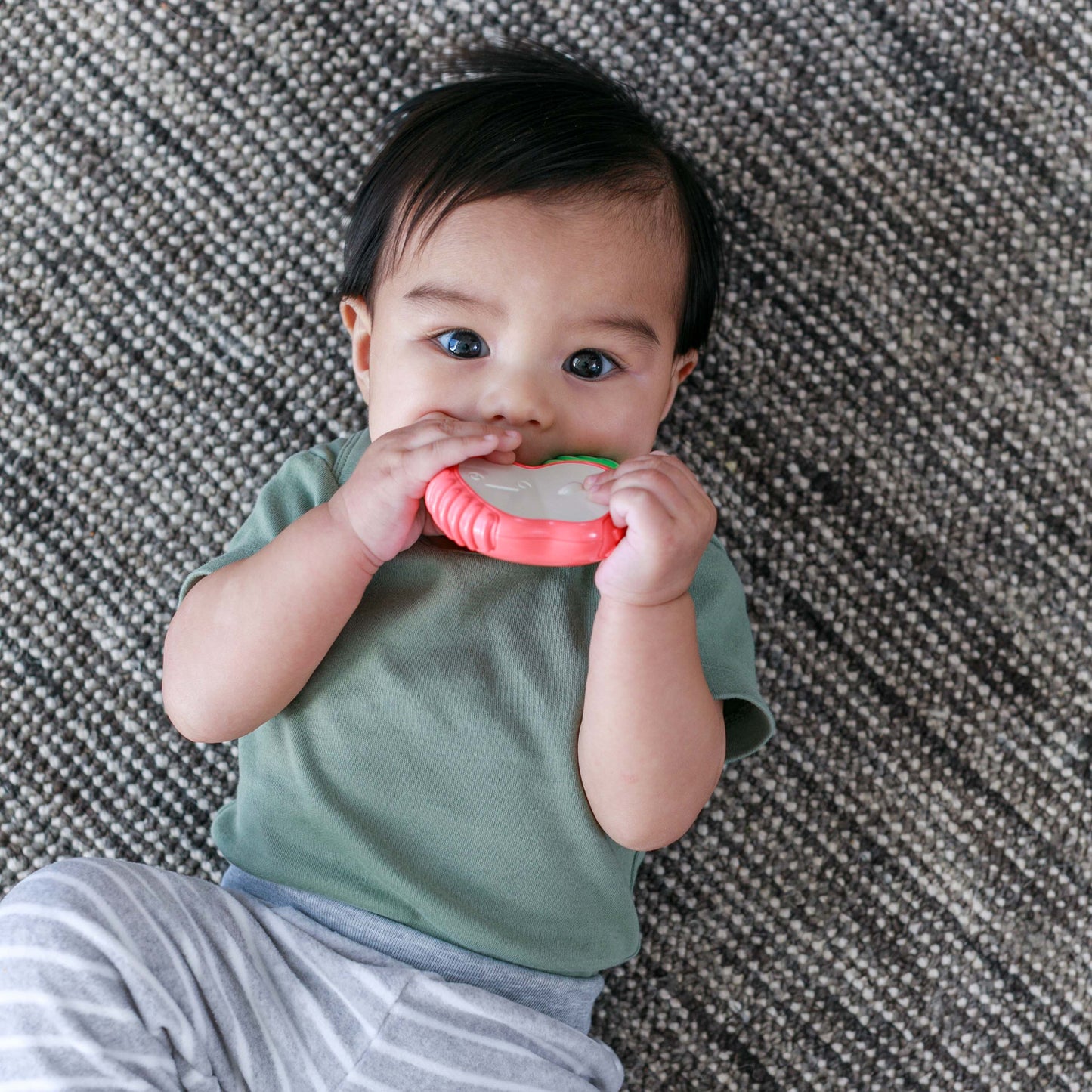 Infantino - Lil' Nibblers Vibrating Teether - Apple