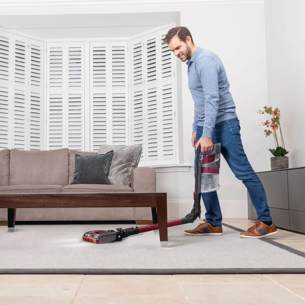 Shark Anti Hair Wrap Cordless Vacuum with Flexology IZ201ME - Black/Maroon