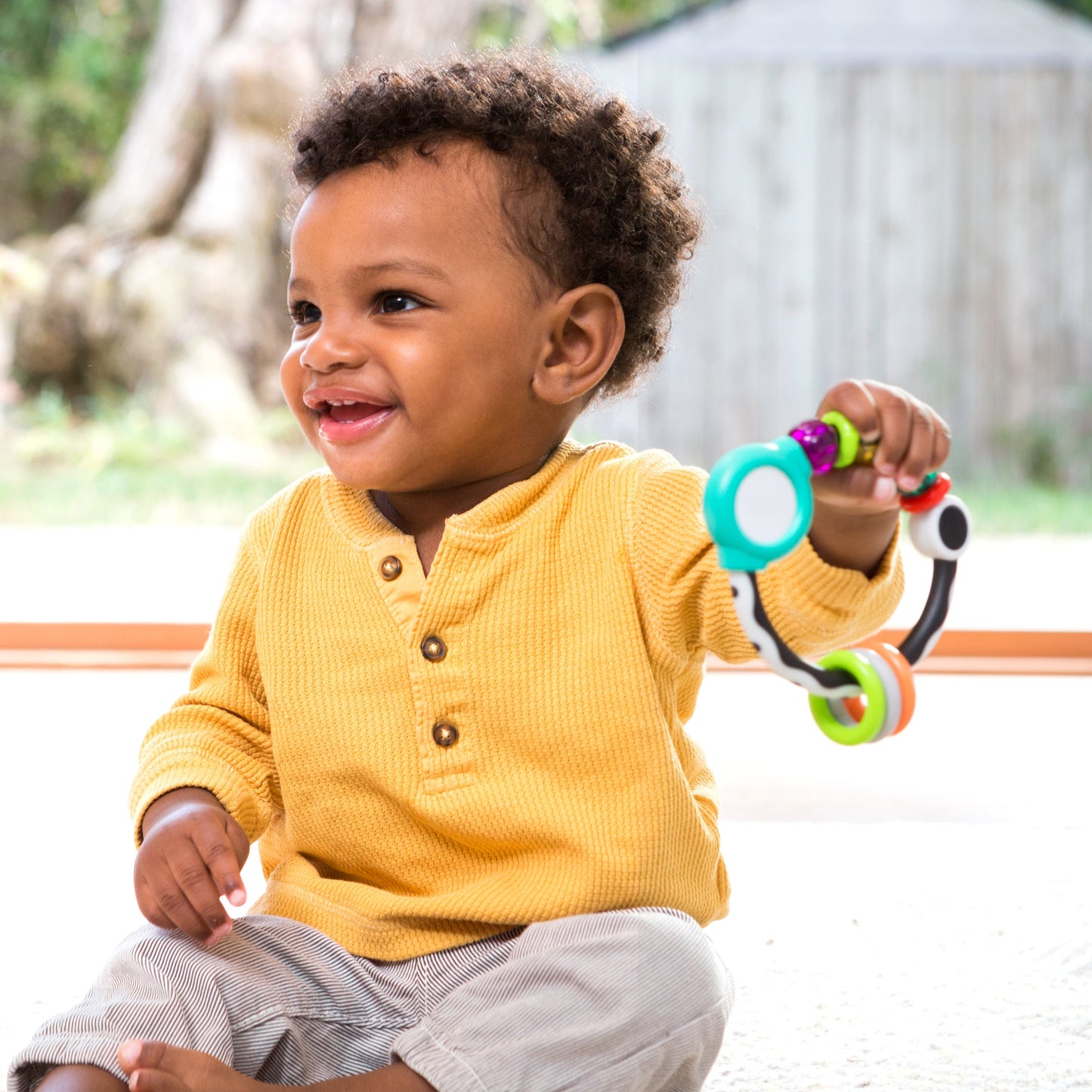 Infantino - Shake & Spin Rattling Ring