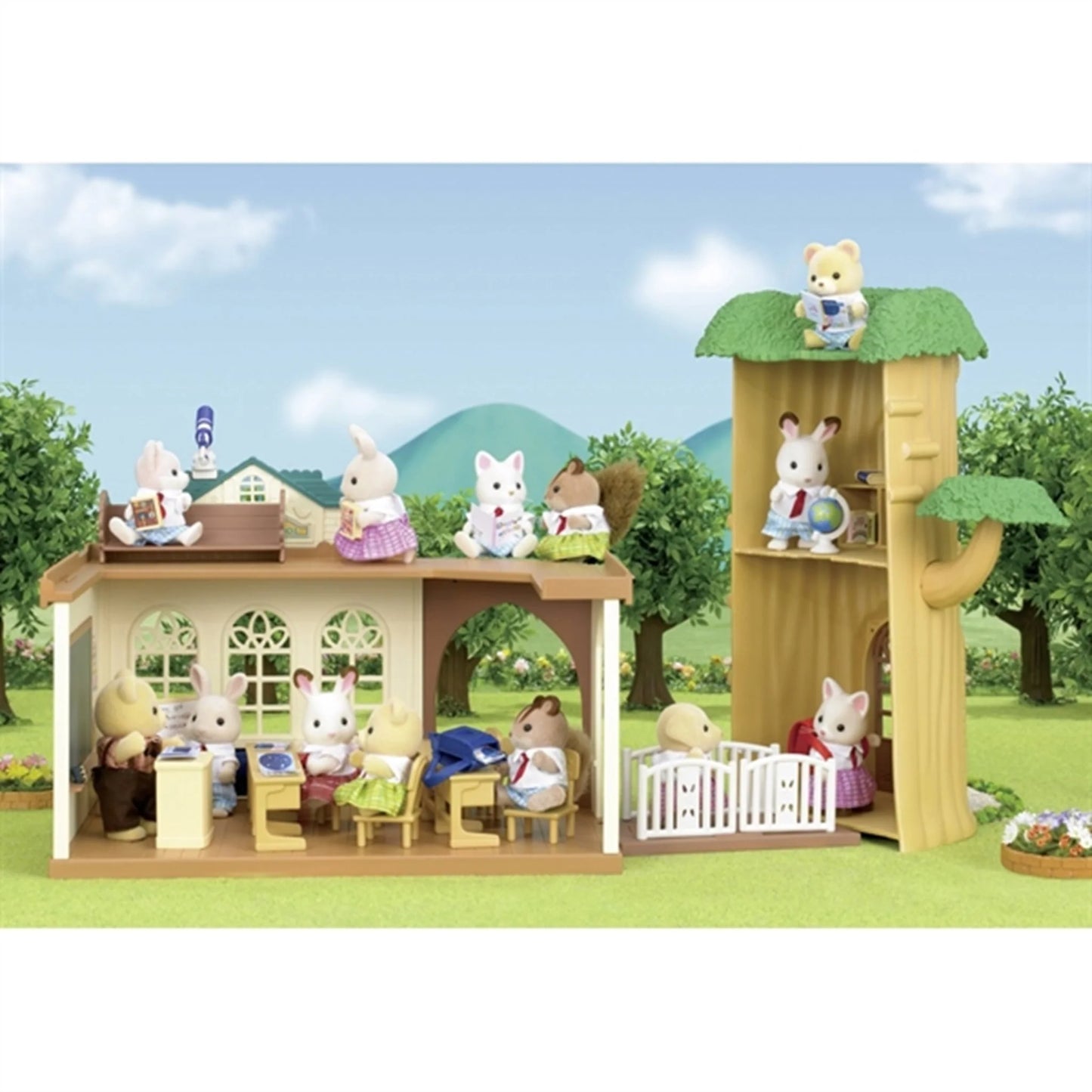 Sylvanian Families Country Tree School Gift Set, 5105