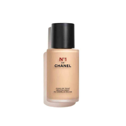 Chanel N°1 De Chanel Revitalising Foundation Illuminates - Hydrates - Protects