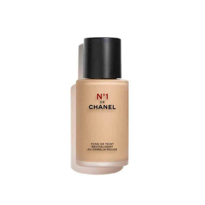 Chanel N°1 De Chanel Revitalising Foundation Illuminates - Hydrates - Protects