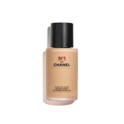 Chanel N°1 De Chanel Revitalising Foundation Illuminates - Hydrates - Protects
