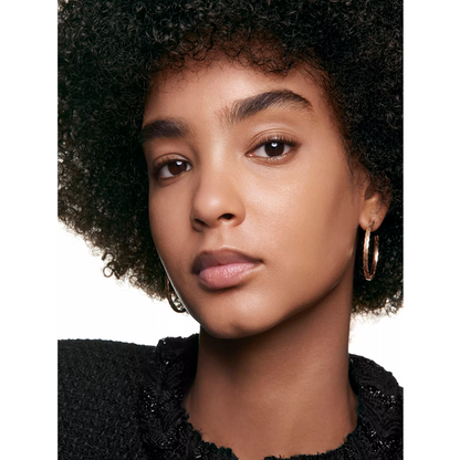 Chanel N°1 De Chanel Revitalising Foundation Illuminates - Hydrates - Protects