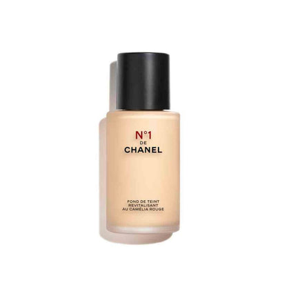 Chanel N°1 De Chanel Revitalising Foundation Illuminates - Hydrates - Protects