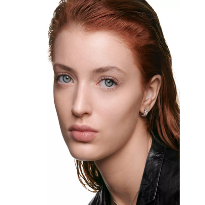 Chanel N°1 De Chanel Revitalising Foundation Illuminates - Hydrates - Protects
