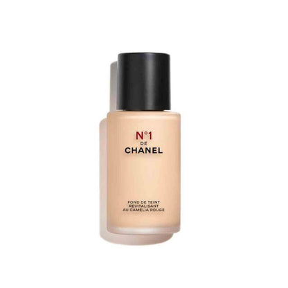 Chanel N°1 De Chanel Revitalising Foundation Illuminates - Hydrates - Protects