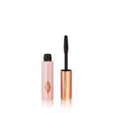 ماسكارا Pillow Talk Push Up Lashes بحجم السفر من Charlotte Tilbury - أسود فائق - 4 مل