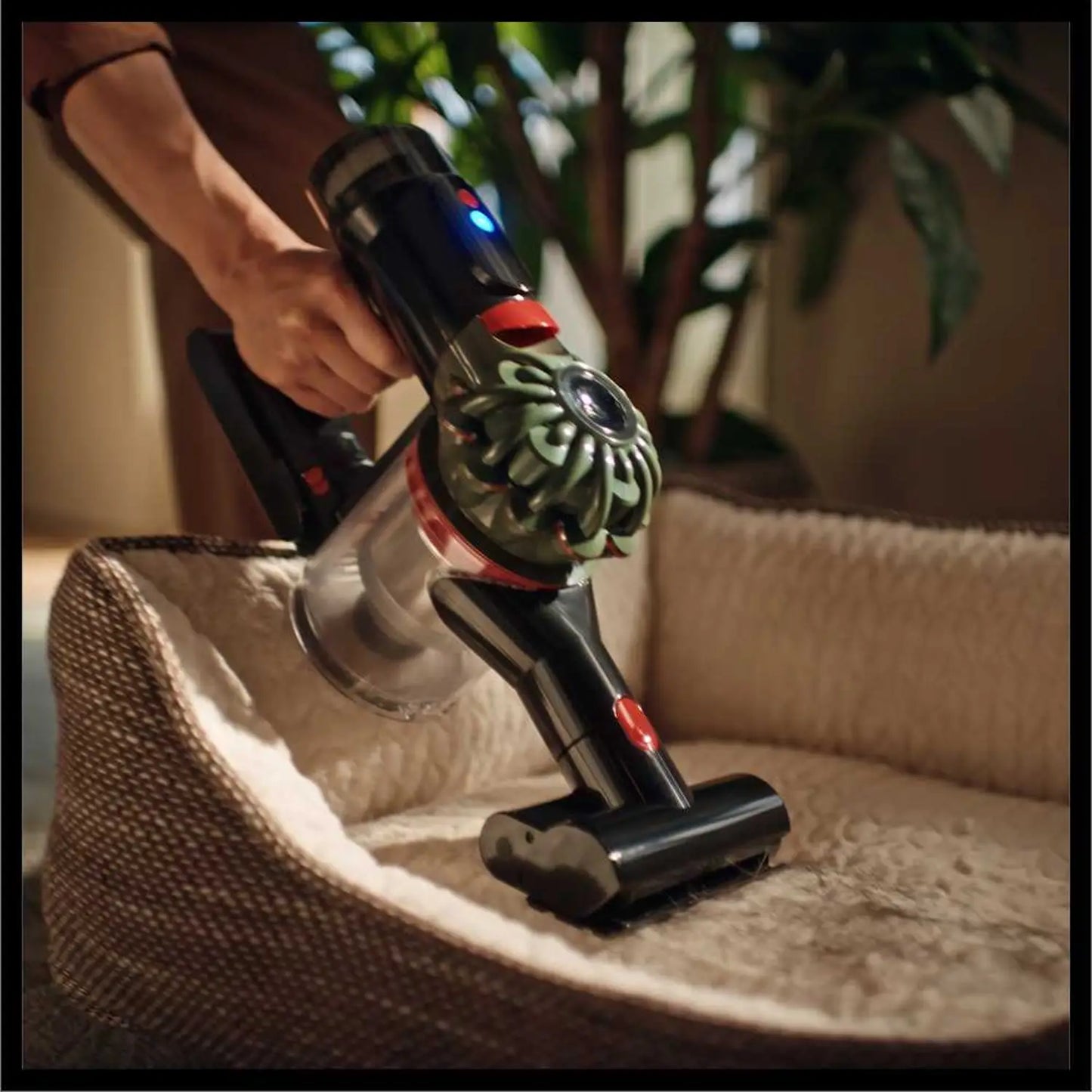 Dyson V8 Cyclone Vacuum Cleaner – Black/Green