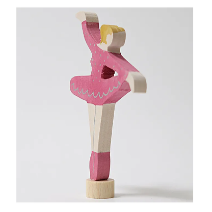 تمثال راقصة باليه من مجموعة Grimms باللون الأحمر الياقوتي