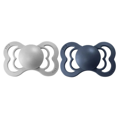 مريلة - لهاية سيليكون سوبريم مقاس 2 - 6 أشهر+ - عبوة من قطعتين - أزرق سحابي/فولاذي