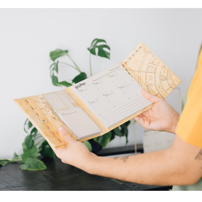 إريك - مخطط أسبوعي لهاري بوتر مع ملاحظات لاصقة 