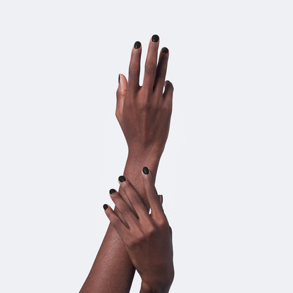 طلاء أظافر غوتشي فيرنيس آ أونجلز، 10 مل - 700 كريستال بلاك