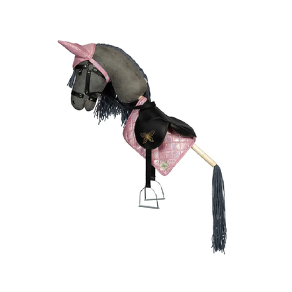 بقلم أستروب هوبي هورسر سادل