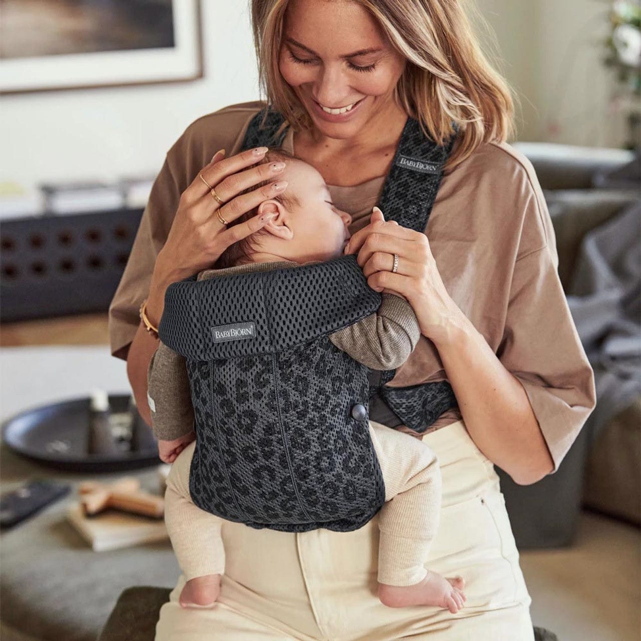 BabyBjorn Babies BabyBjorn Baby Carrier Mini 3D Mesh - Anthracite/Leopard