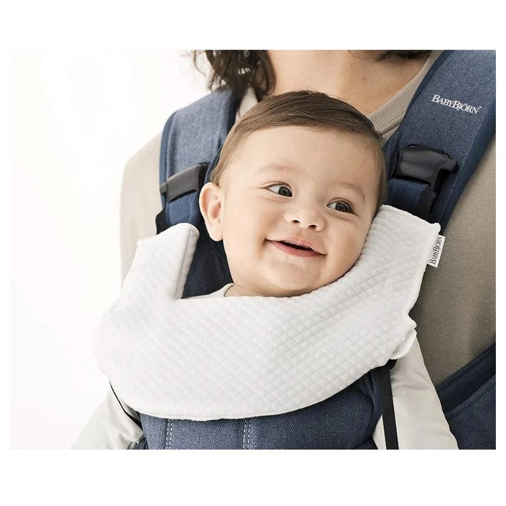 BabyBjorn Babies BabyBjorn Teething Bib for Baby Carrier One - White