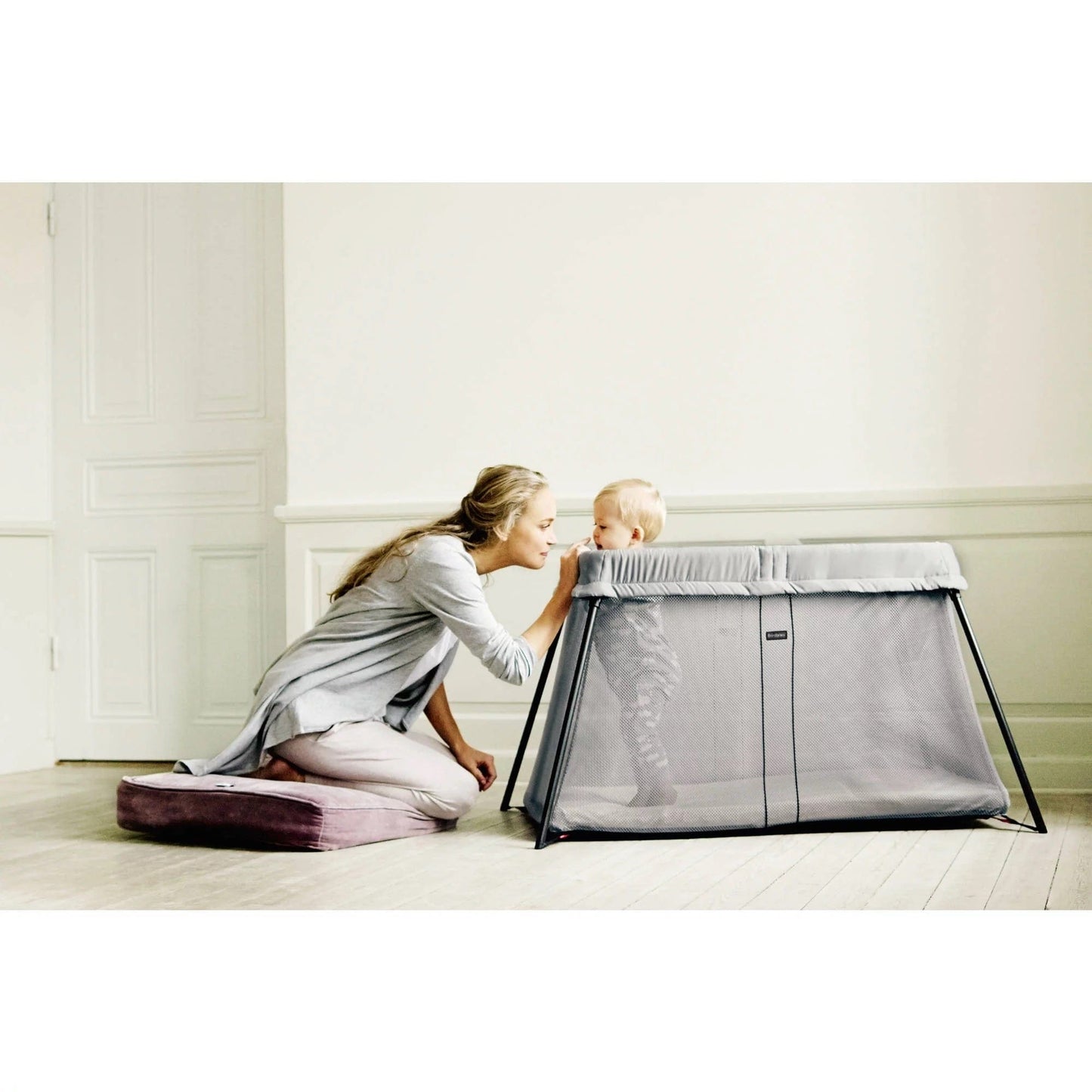 BabyBjorn Babies BabyBjorn Travel Cot Light - Silver