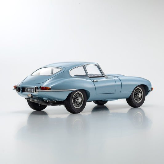 Bburago Car Toys 1/18 (Coll B)   -  Jaguar "E" Coupe (1961)