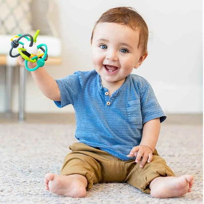 Infantino - Shake And Teethe Flexible Rattle Ball