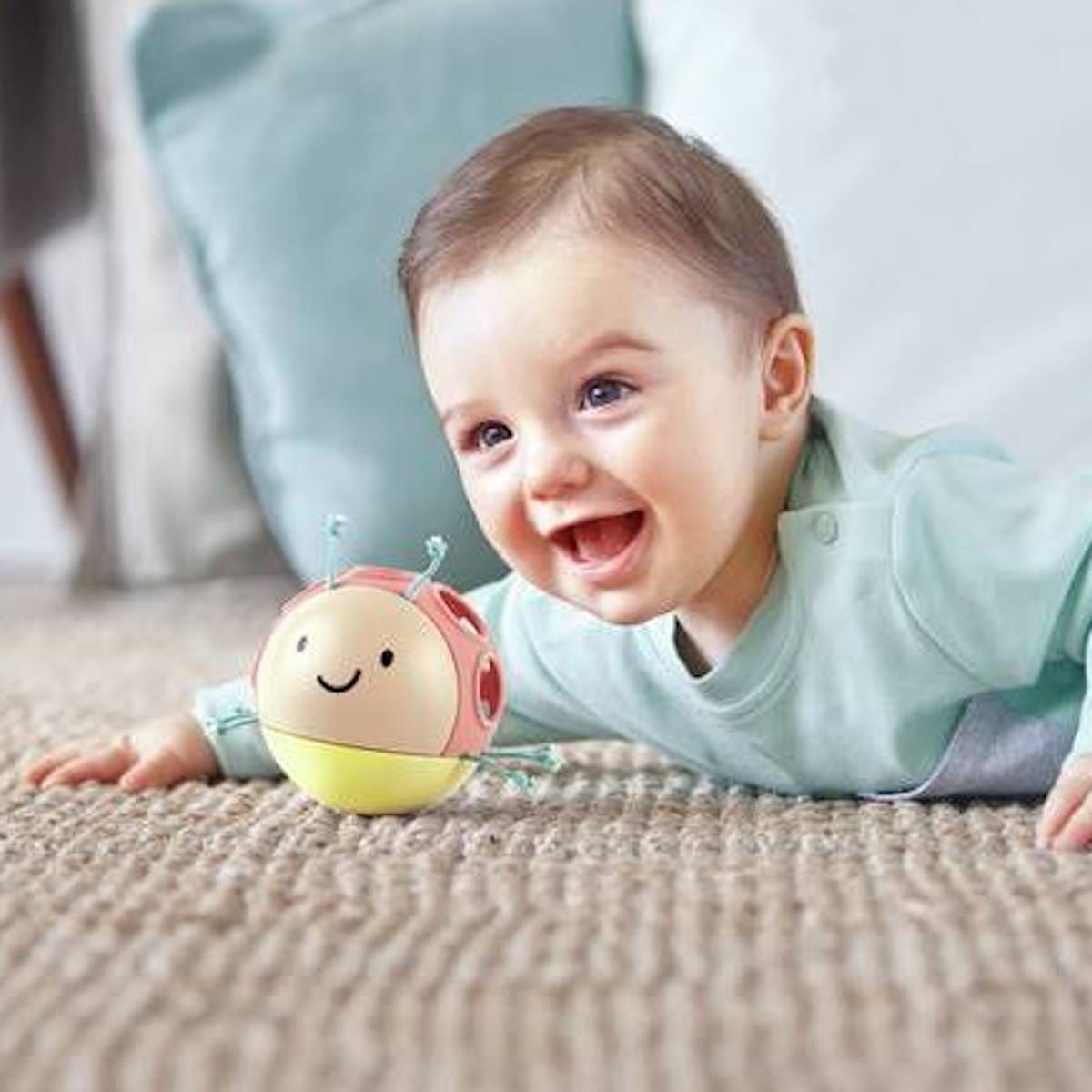 Hape Toys Busy Bug Roll