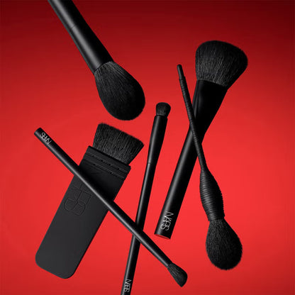 NARS - فرشاة إخفاء العيوب الناعمة غير اللامعة