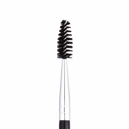 ANASTASIA BEVERLY HILLS Beauty ANASTASIA BEVERLY HILLS Brush 14 – Dual Ended Firm Detail Brush