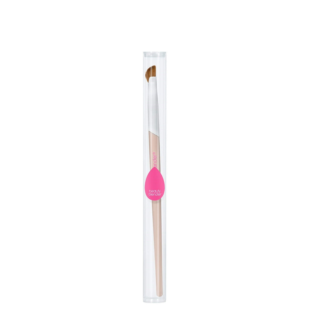 Beautyblender wing man deals curved eyeliner brush