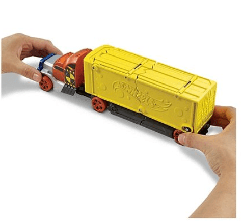 Hot Wheels Crashing Stunt Rig Truck Asst - Yellow