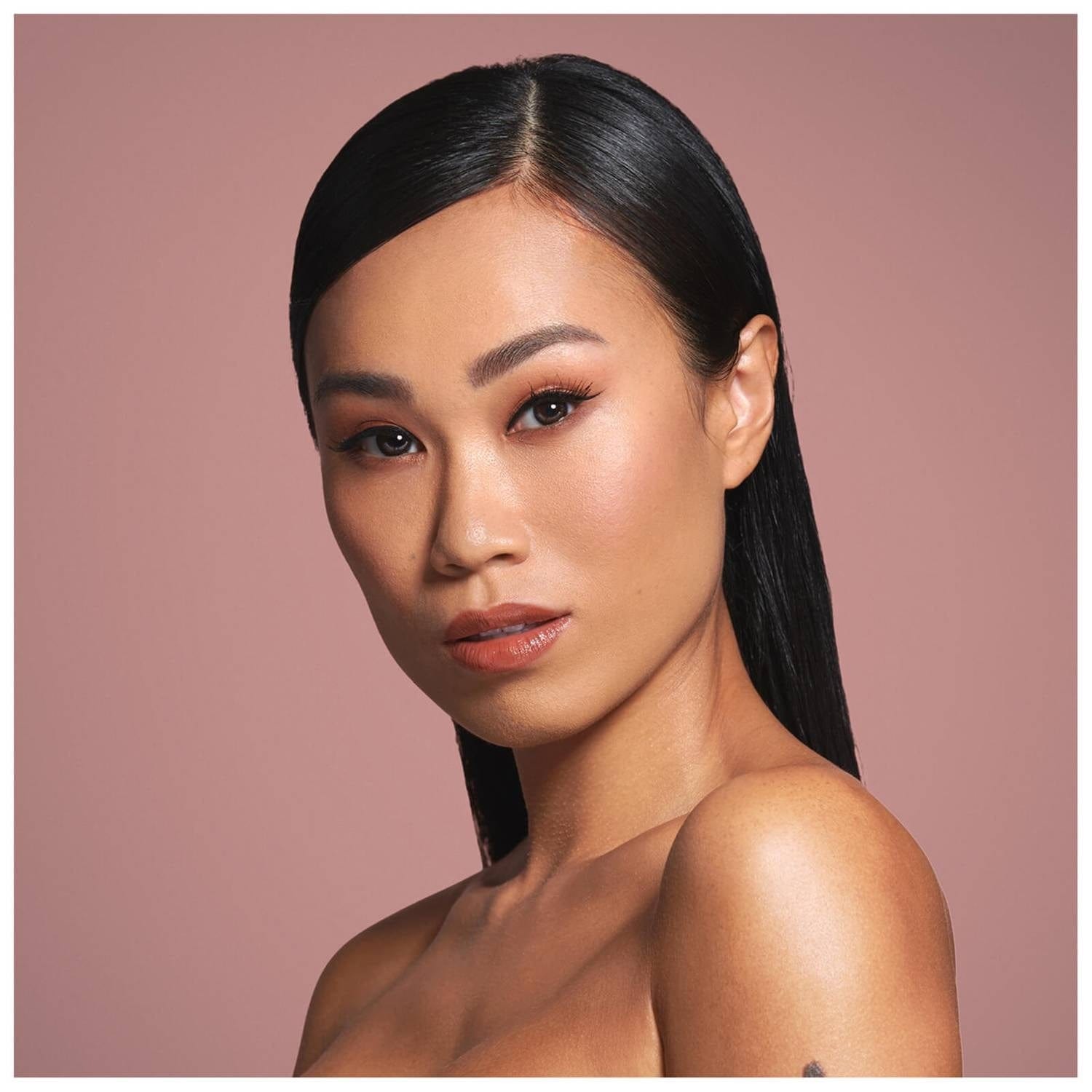 Huda Beauty Beauty Huda Beauty #FauxFilter Luminous Matte Liquid Foundation - 320G Tres Leches