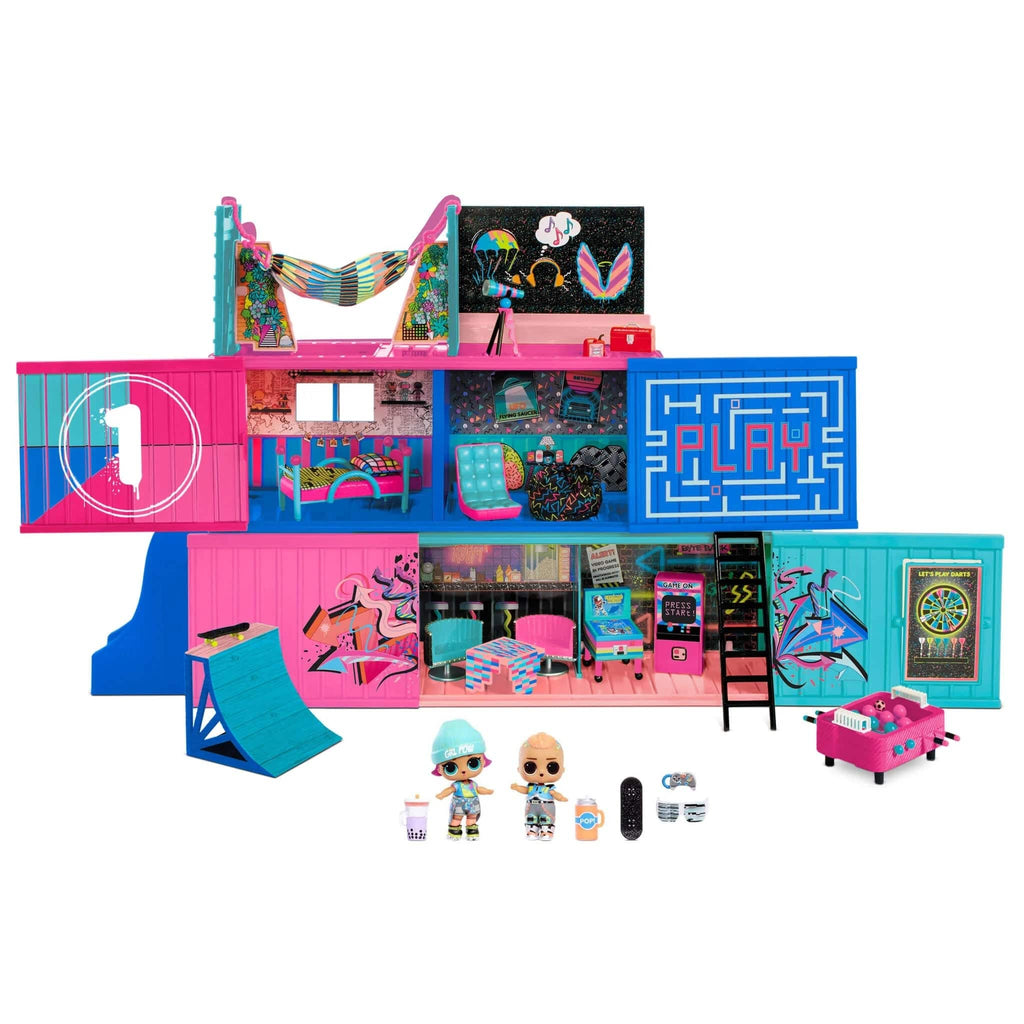 L.O.L Toys L.O.L. Surprise! Fashion Show House Playset with 40+ Surprises Including 2 Exclusive Dolls