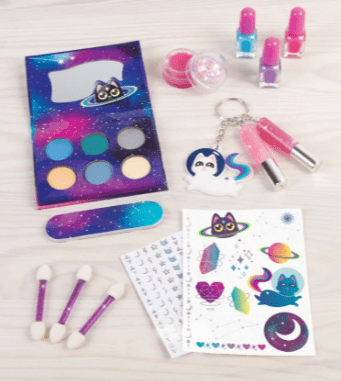 Make it Real cosmetic kit, 14 pieces