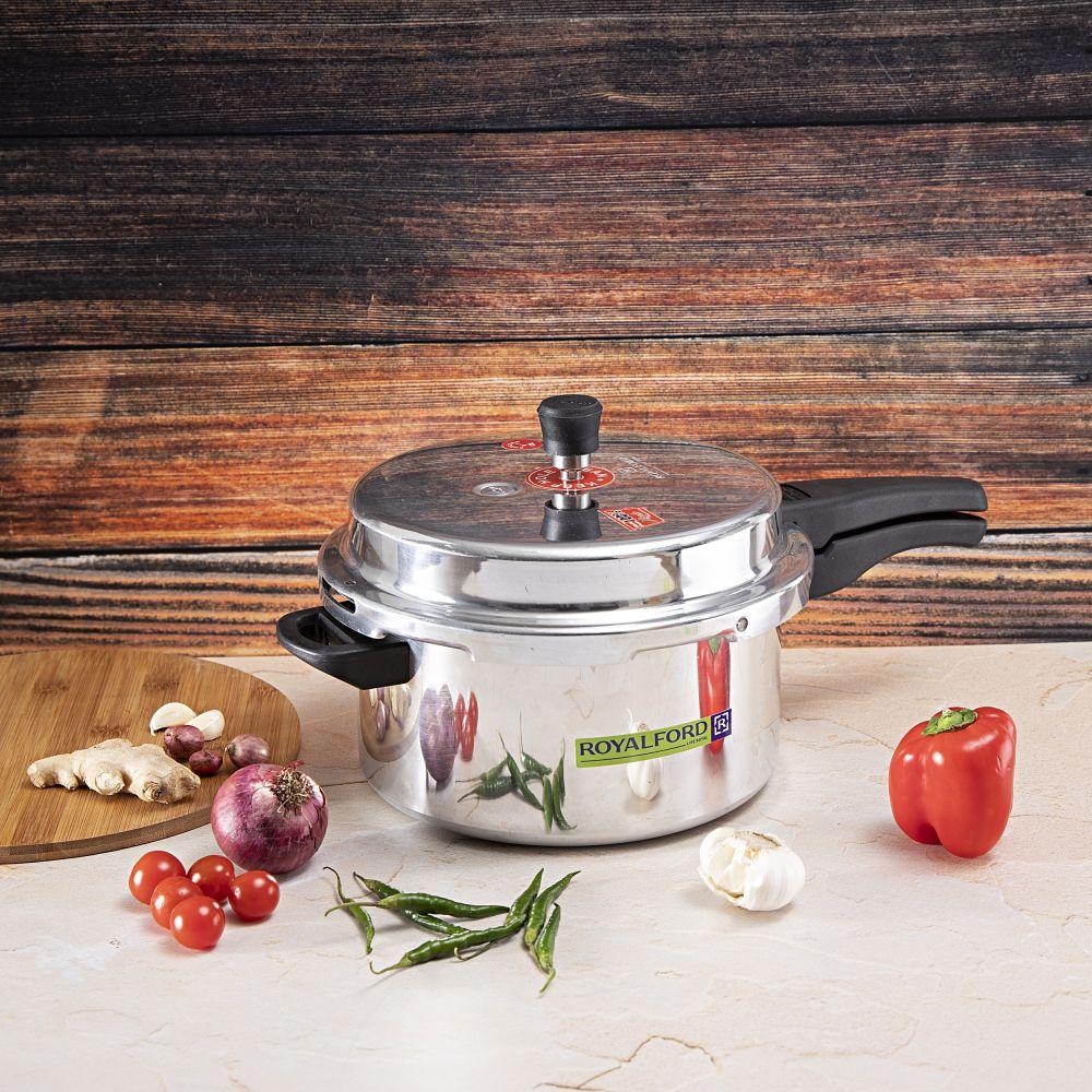 Royalford Home & Kitchen Royalford Aluminum Pressure Cooker (7.5L) - (RF5803)